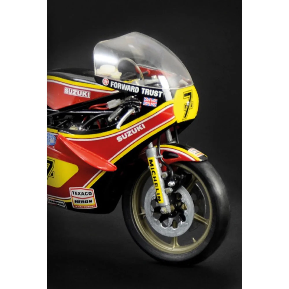 Italeri 4644 1/9 Suzuki RG 500 XR27 (Team Heron Barry Sheene 1978) - Image 4