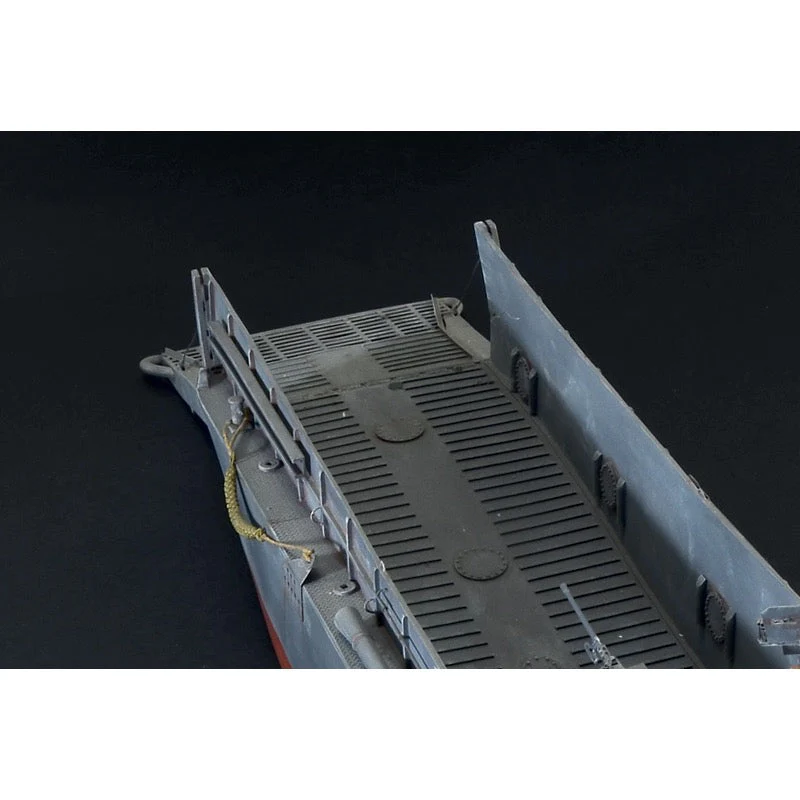 Italeri 6755 1/35 LCM-3 Landing Craft - Image 5