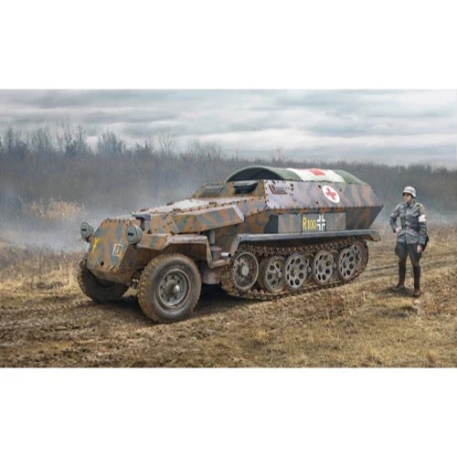 Italeri 7077 1/72 Sd.Kfz 251/8 Ambulance