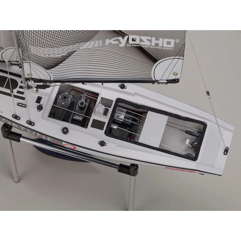 Kyosho 40042S Yacht Fortune 612 III 2.4GHz Readyset With KT-431S - Image 3