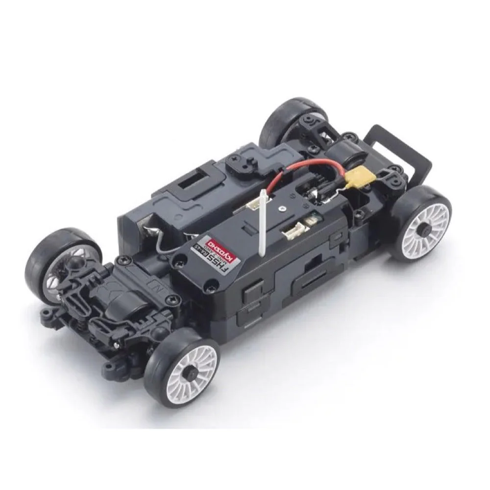 Kyosho Mini-Z AWD MA-020 Readyset Nissan Skyline (Hakosuka) 2000 GT-R KPGC10 Tuned White 32636W - Image 5