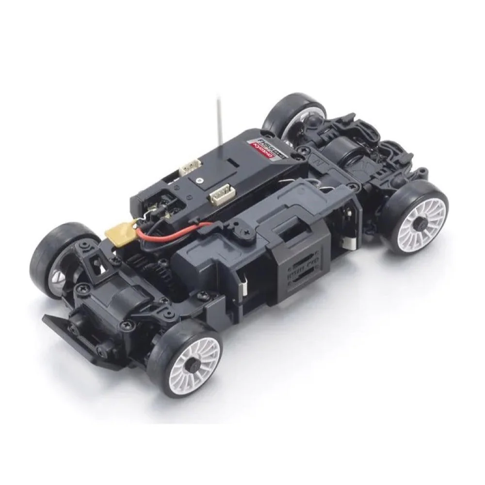 Kyosho Mini-Z AWD MA-020 Readyset Nissan Skyline (Hakosuka) 2000 GT-R KPGC10 Tuned White 32636W - Image 6