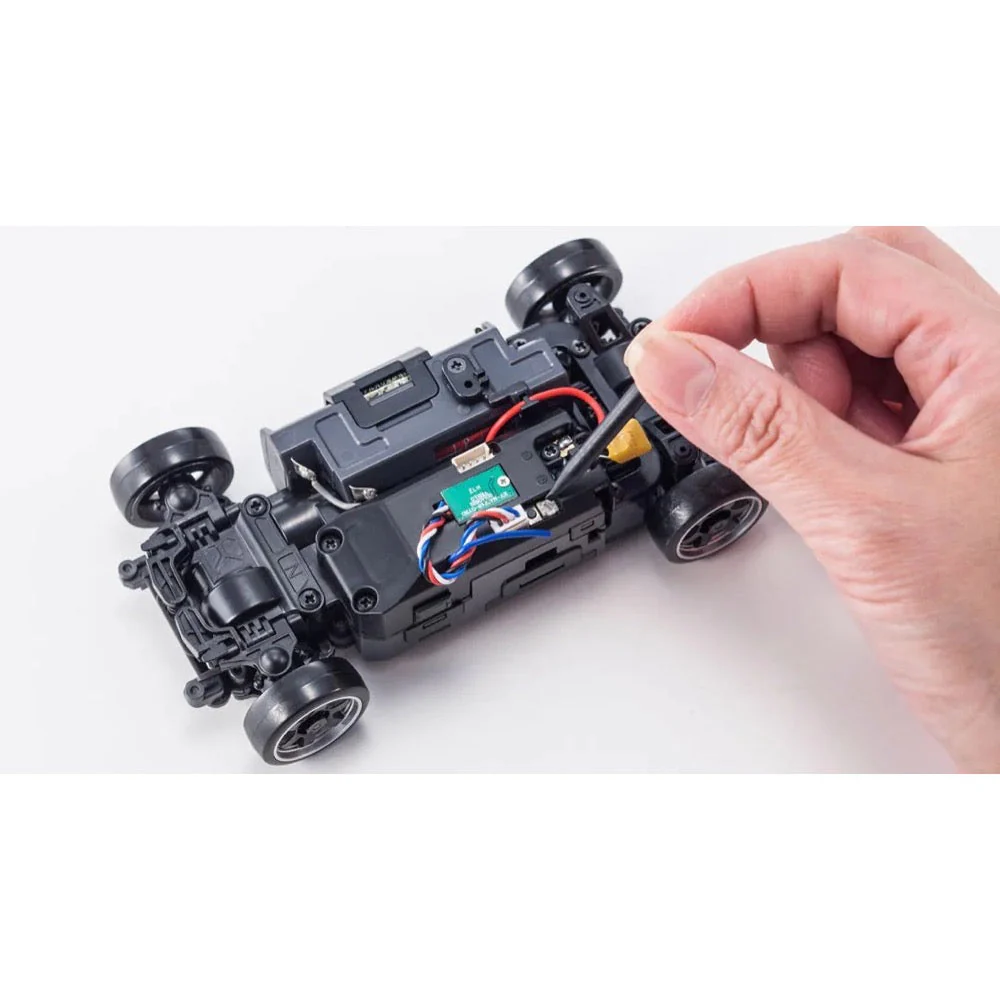 Kyosho Mini-Z AWD NISSAN Fairlady 240ZG White 32637W - Image 9