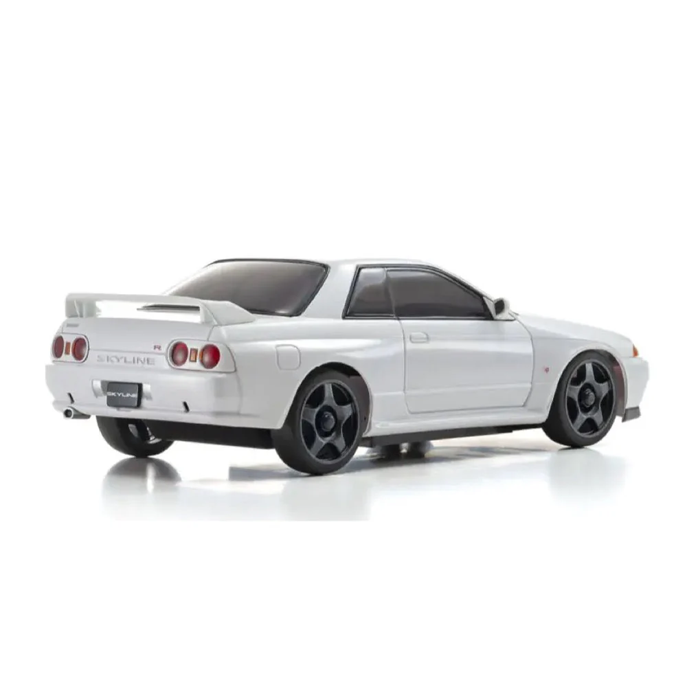 Kyosho Mini-Z Nissan Skyline GT-R Nismo R32 White AWD MA-020 Readyset 32639W - Image 2