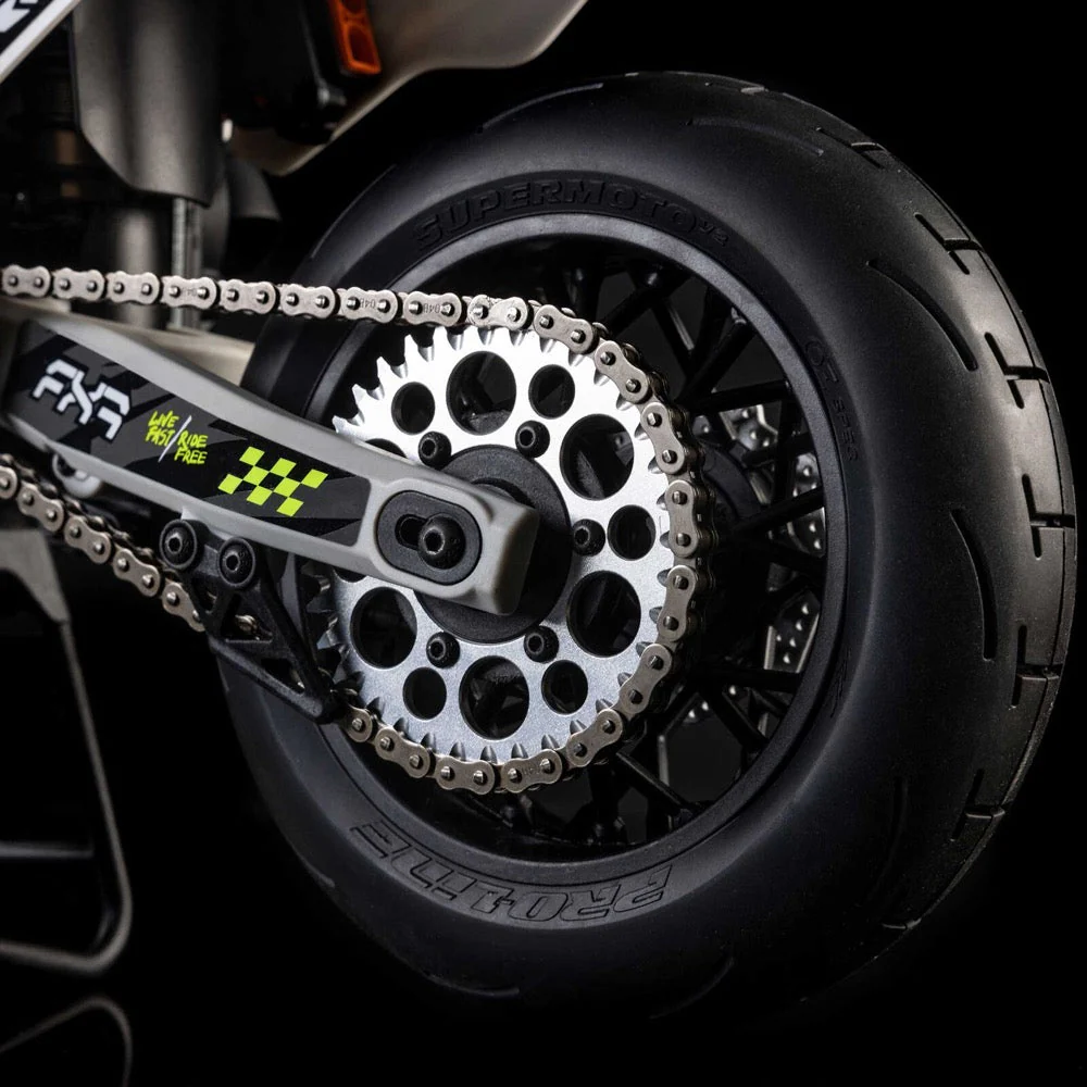 Losi LOS-2272 Promoto-SM 1/4 Super Moto Motorcycle FXR White RTR Basic - Image 21