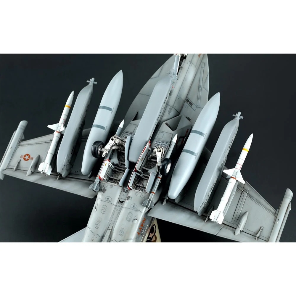Meng LS-014 1/48 Boeing EA-18G Growler Electronic Attack Aircraft - Image 13