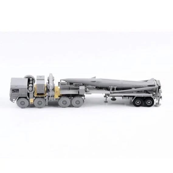 Modelcollect UA72084 NATO M1001 MAN Tractor & Pershing Missile Erector - Image 7