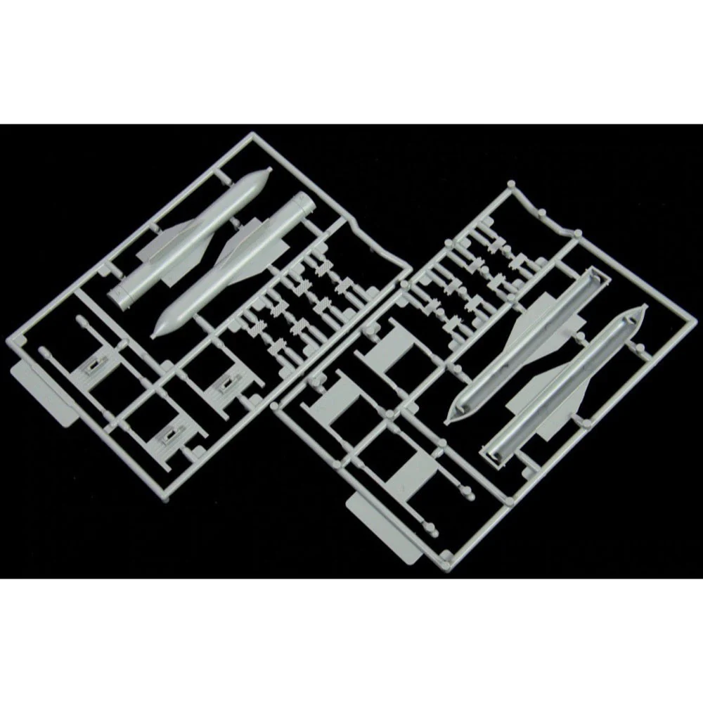 Modelcollect UA72206 USAF B-2A Spirit Stealth Bomber with Mop GBU-57 - Image 5