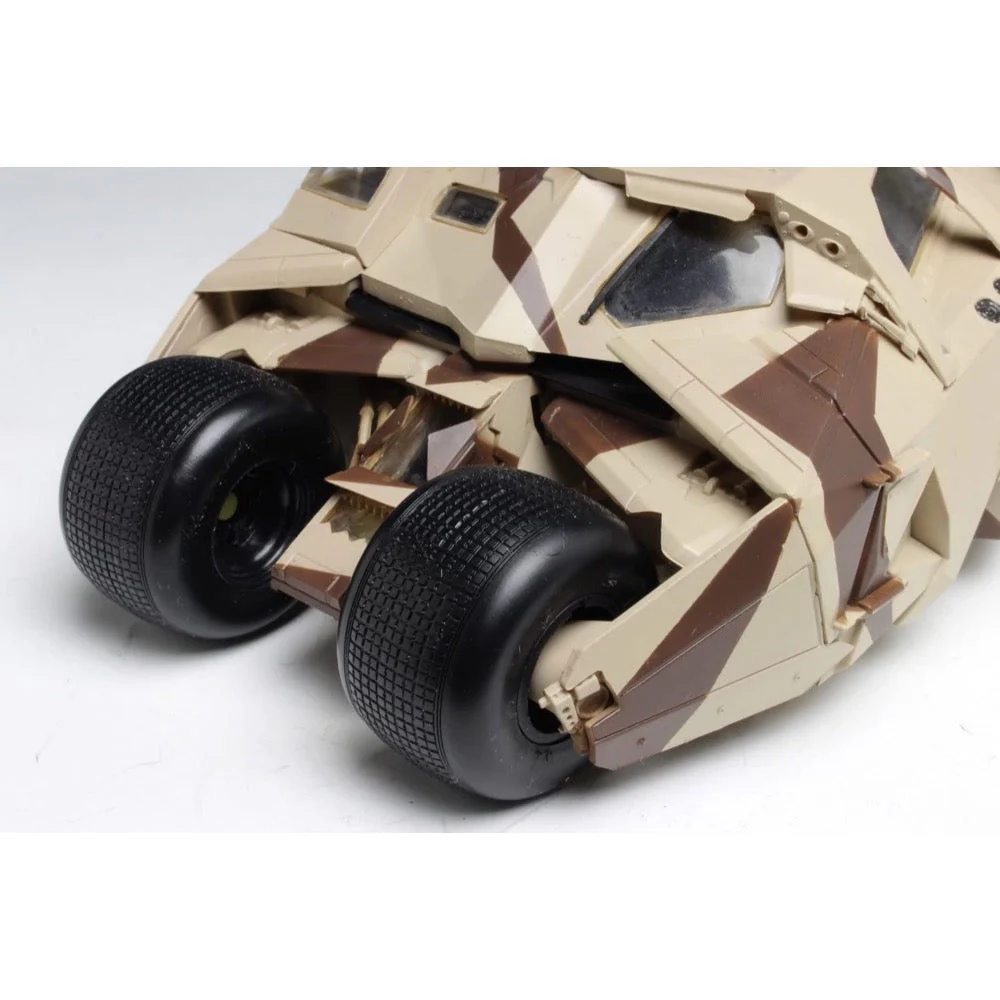 Moebius 967 1/25 Dark Knight Armoured Tumbler With Bane - Image 7