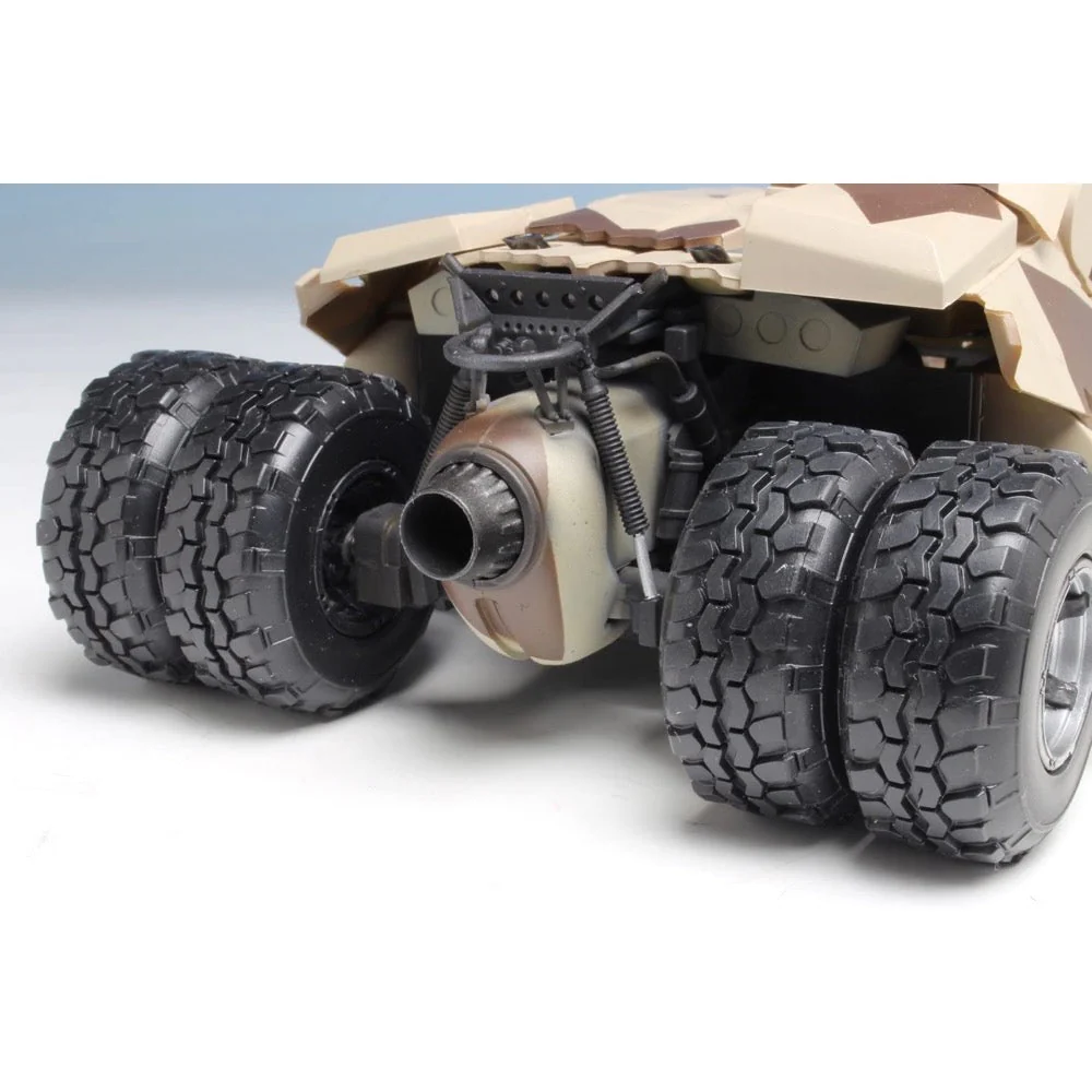 Moebius 967 1/25 Dark Knight Armoured Tumbler With Bane - Image 8