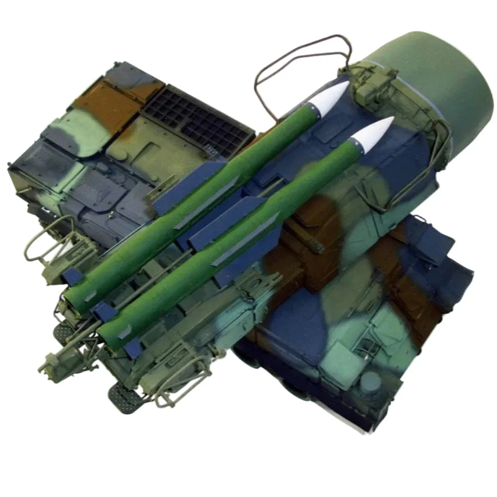Panda Hobby 35033 1/35 9A310M1 TELAR with 9M38M of 9K37M Buk-M1 - Image 2