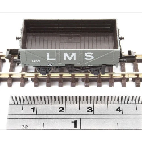Peco NR5003M N RTR 9ft 5 Plank Open Wagon LMS Grey - Image 4