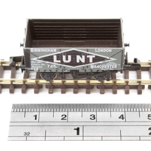 Peco NR7008P N RTR 9ft 7 Plank Open Wagon Lunt - Image 4
