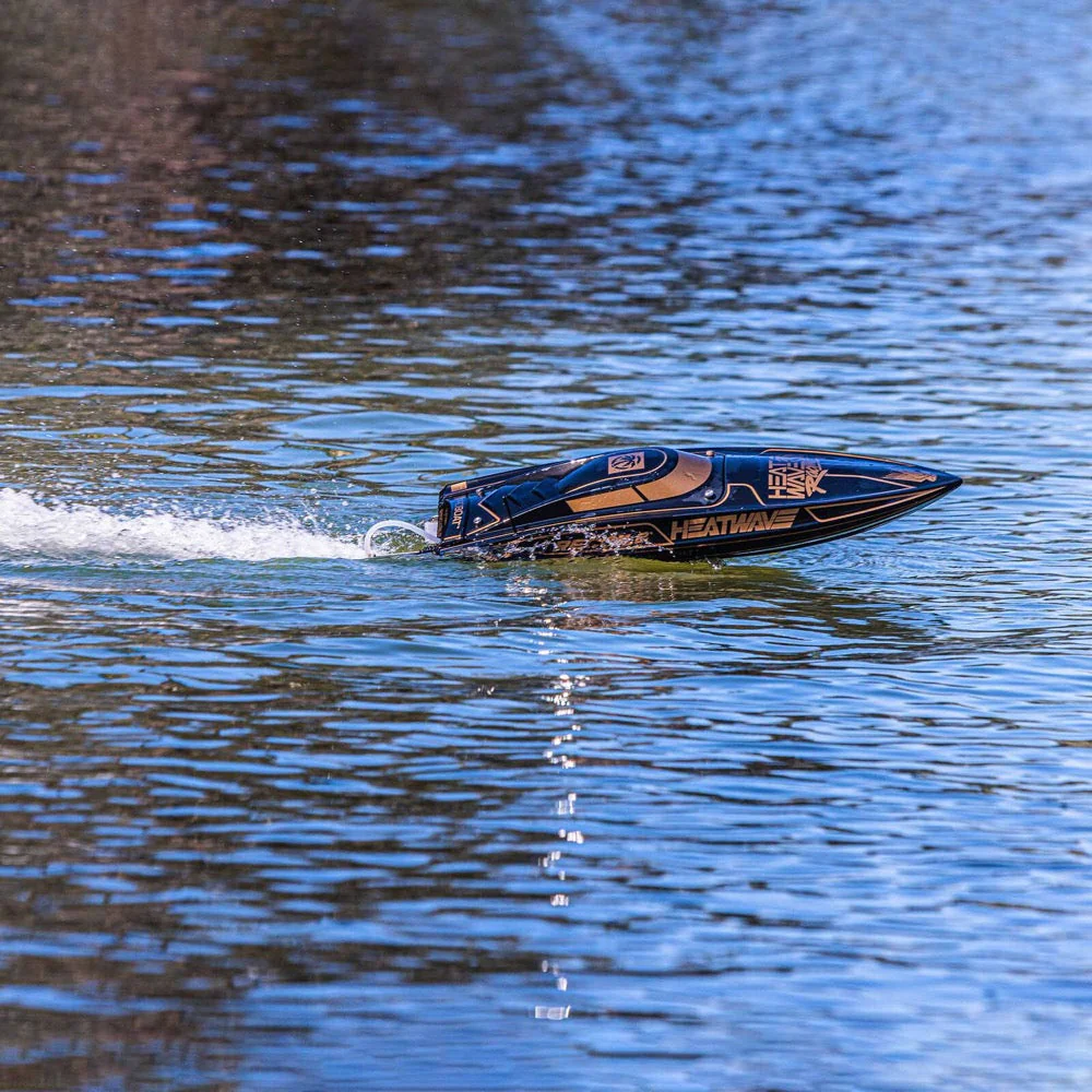 Pro Boat Heatwave Recoil 2 V2 26in Self Righting Brushless Black Gold RC Boat PRB08041V2T1 - Image 12