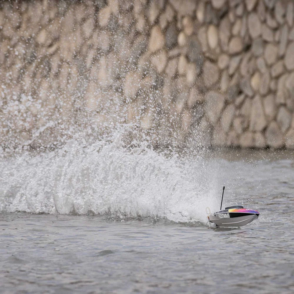 Pro Boat Recoil 2 18 inch Self-Righting Brushless Deep-V RC Boat Heatwave White PRB08053T2 - Image 15