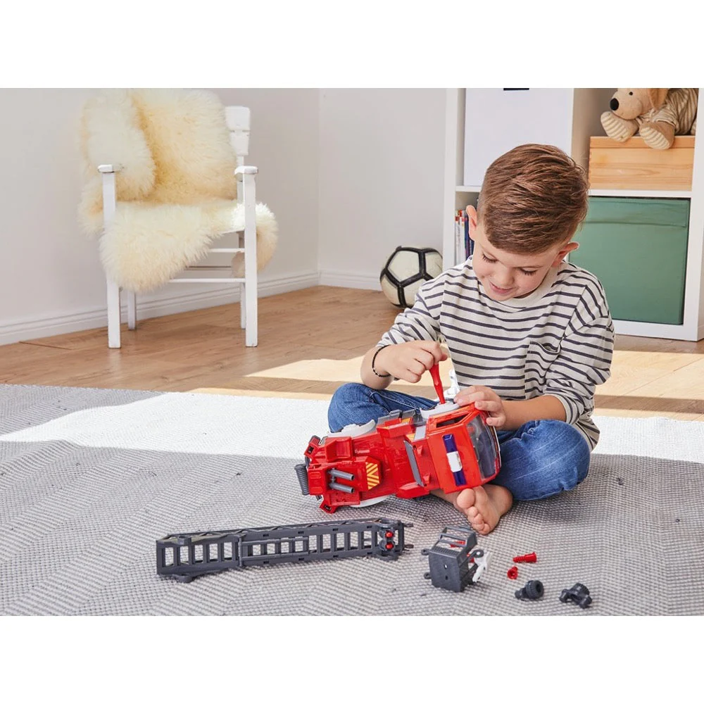Revell 00914 1/20 Turntable Ladder Fire Truck - Image 3
