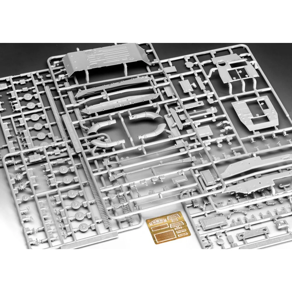 Revell 03313 1/72 BTR-50PK - Image 6