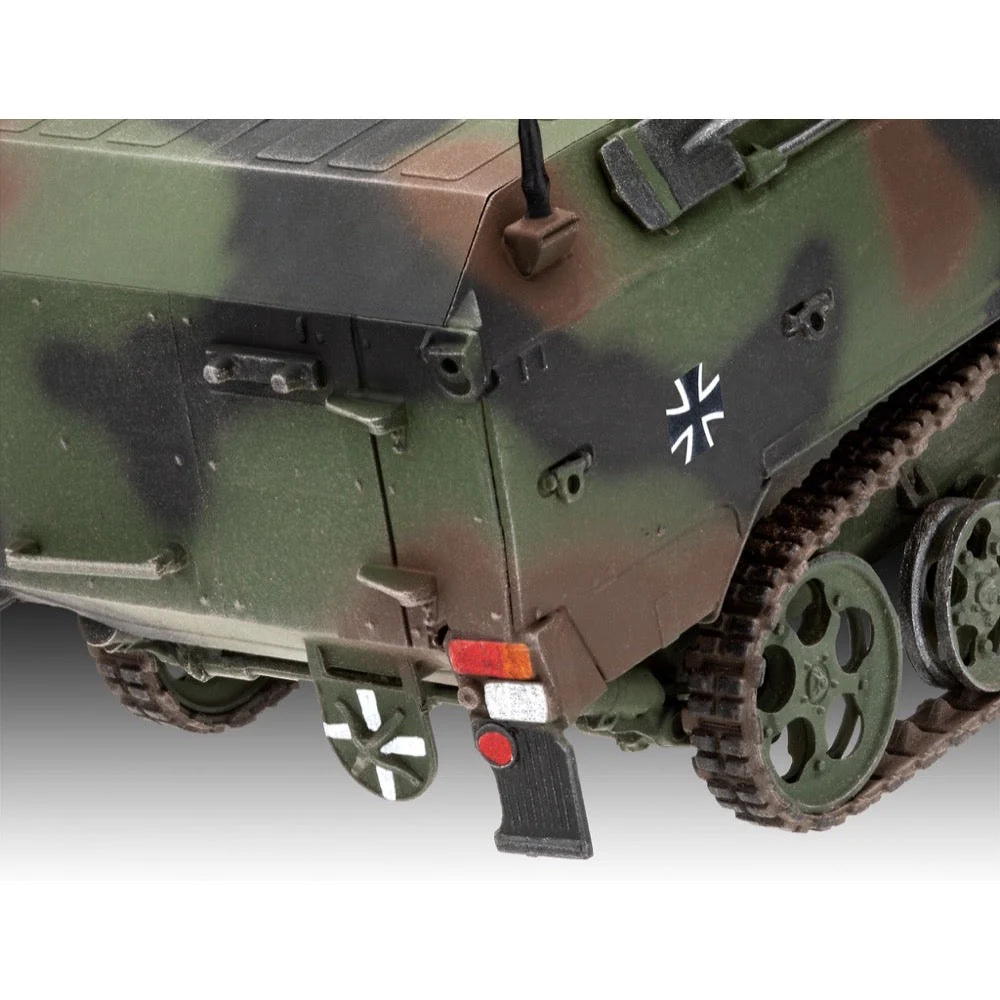 Revell 03336 1/35 Wiesel 2 Leflasys BF/UF - Image 4