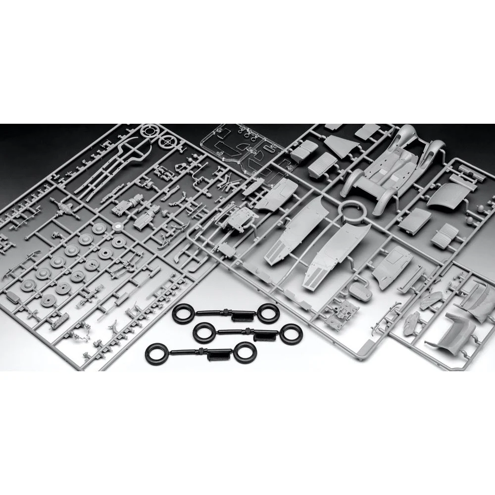 Revell 03354 1/35 Typ 320 (W142) Cabriolet - Image 6