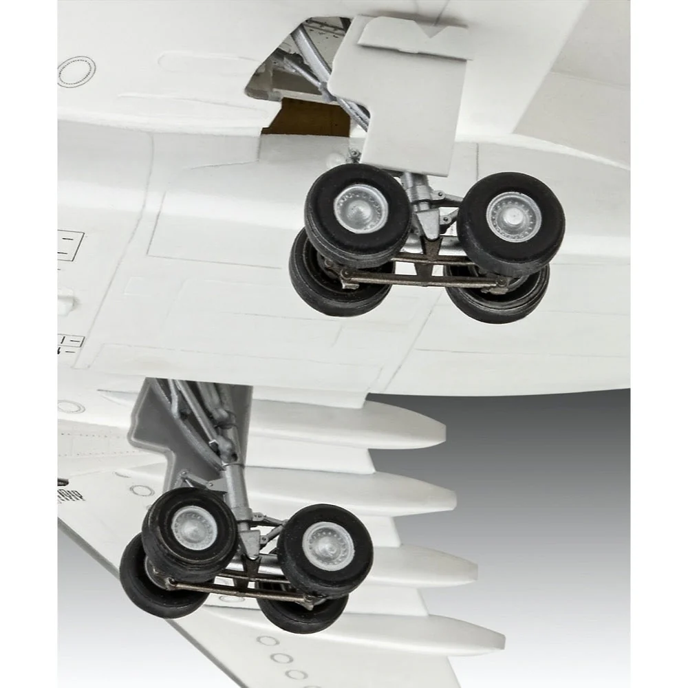 Revell 03816 1/144 Airbus A330-300 Lufthansa New Livery - Image 6