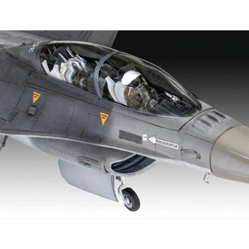 Revell 03844 1/72 F-16D Fighting Falcon - Image 5