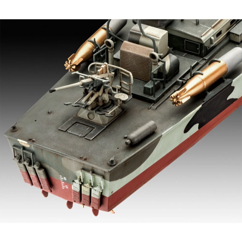 Revell 05165 1/72 PT-588/PT-579 Patrol Torpedo Boat Late - Image 4