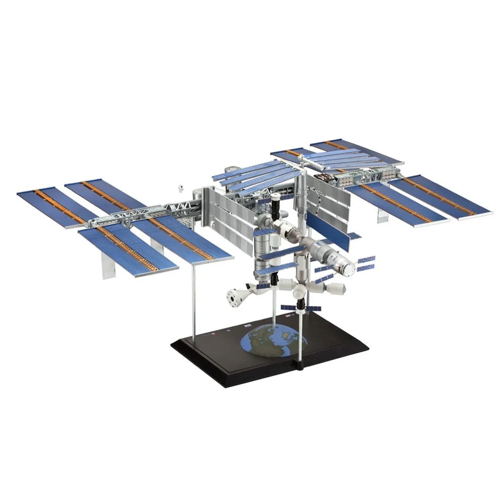 Revell 05651 1/144 25th Anniversary International Space Station ISS Platinum Edition Gift Set - Image 2