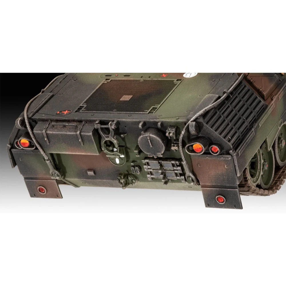 Revell 05656 1/35 Leopard 1 A1A1-A1A4 Gift Set - Image 5