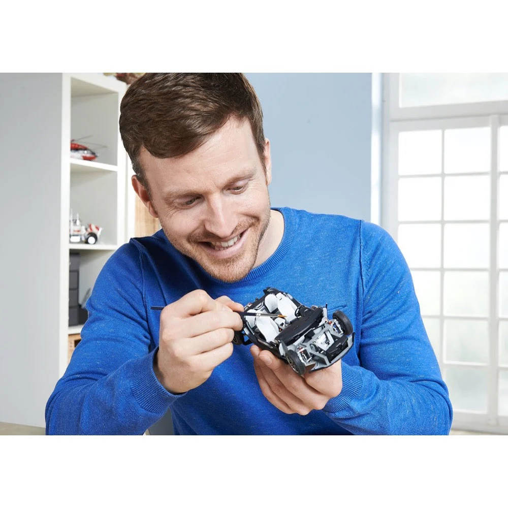 Revell 07008 1/24 BMW I8 - Image 6