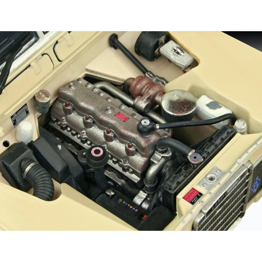 Revell 07056 1/24 Land Rover Series III LWB Commercial - Image 4