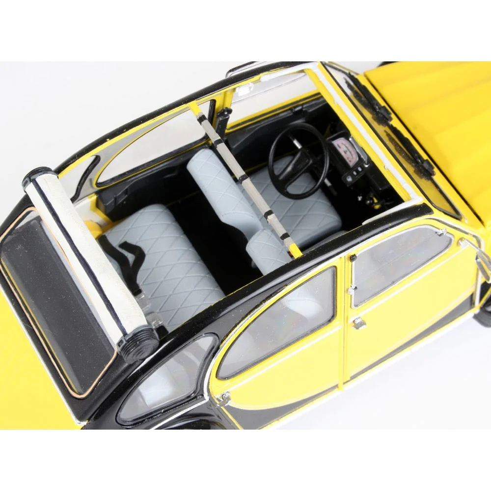Revell 07095 1/24 Citroen 2CV - Image 7
