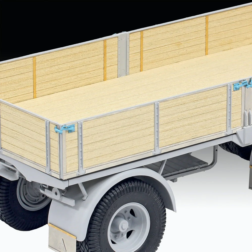 Revell 07580 1/24 Bussing 8000 S 13 with Trailer - Image 5