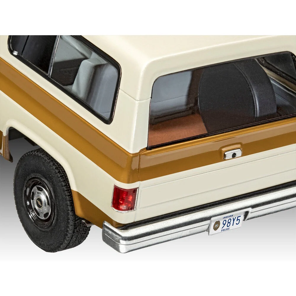 Revell 07724 1/25 Stranger Things 1985 Chevrolet K5 Blazer - Image 4