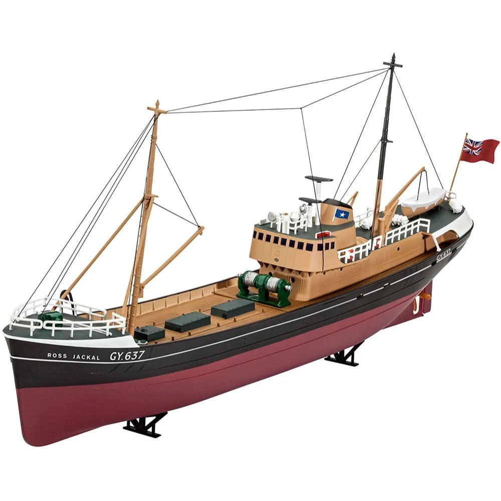 Revell 05204 1/142 North Sea Fishing Trawler - Image 3