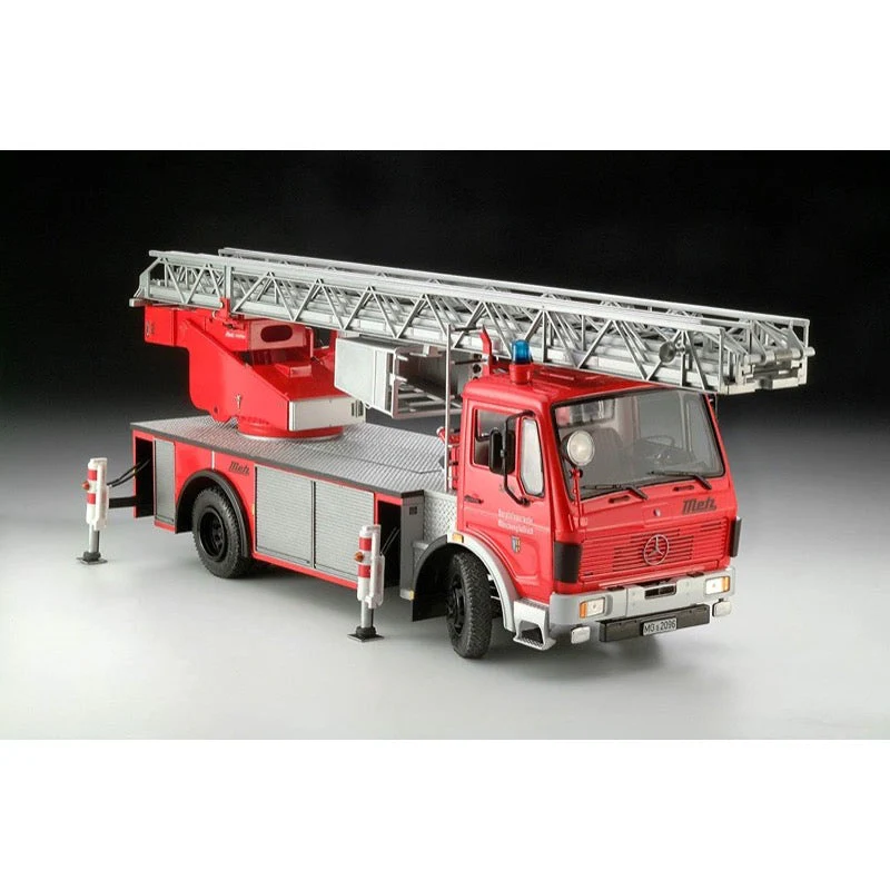 Revell 07504 1/24 DLK 23-12 Mercedes-Benz 1419-1422 - Image 6