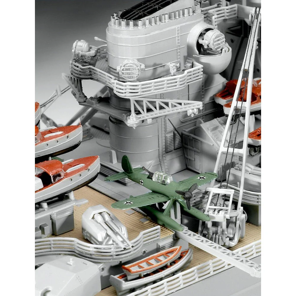 Revell 05040 1/350 Bismarck Battleship - Image 4