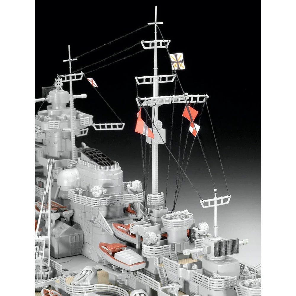 Revell 05040 1/350 Bismarck Battleship - Image 6