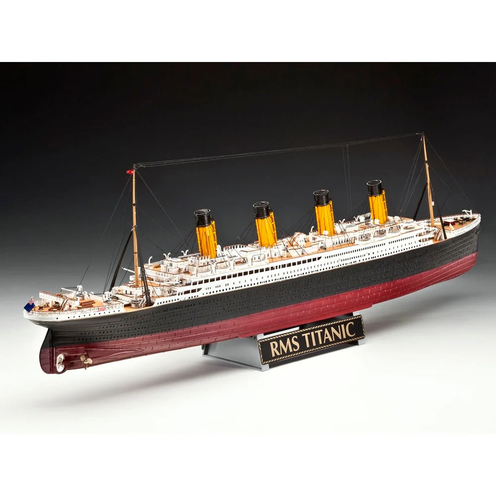 Revell 05715 1/400 RMS Titanic 100th Anniversary Special Edition - Image 2