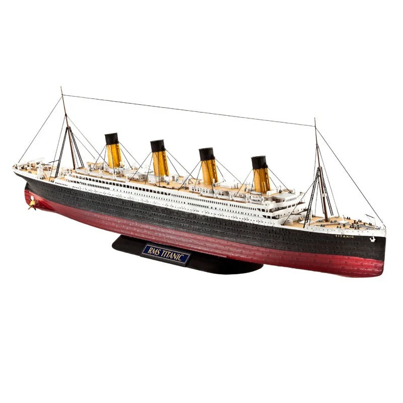 Revell 05210 1/700 R.M.S Titanic - Image 2