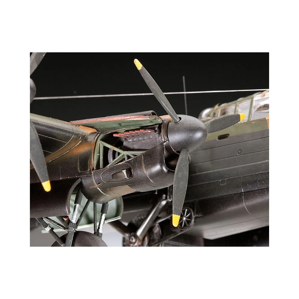 Revell 04295 1/72 Avro Lancaster - Image 3