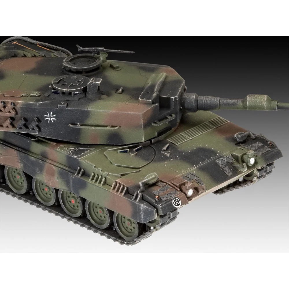 Revell 03311 1/72 SLT 50-3 Elefant and Leopard 2A4 - Image 6