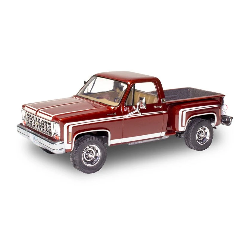 Revell 14486 1/25 76 Chevy Sports Stepside Pickup - Image 3
