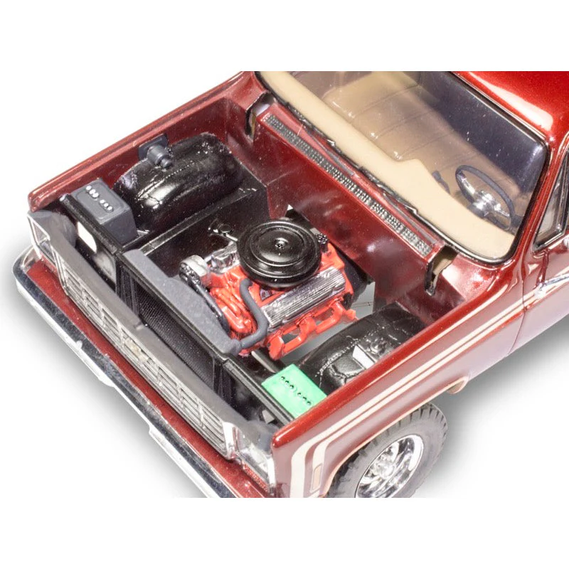 Revell 14486 1/25 76 Chevy Sports Stepside Pickup - Image 6