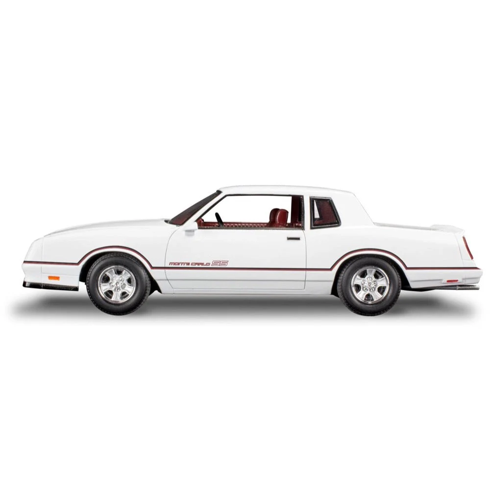 Revell 14496 1/25 1986 Monte Carlo SS 2 in 1 - Image 4