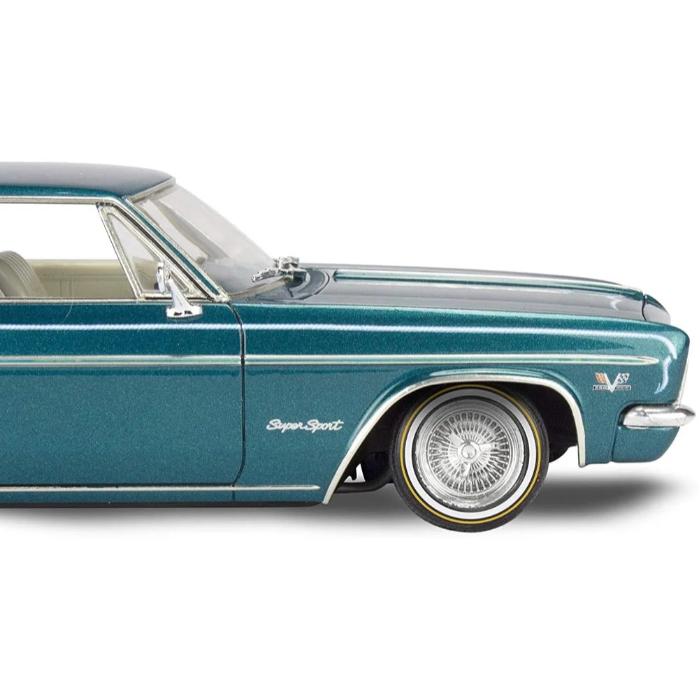 Revell 14497 1/25 1966 Chevy Impala SS - Image 3