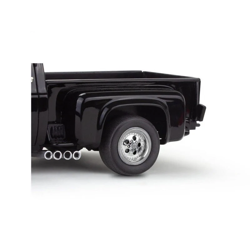 Revell 14552 1/25 76 Chevy Square Body Street Truck - Image 6