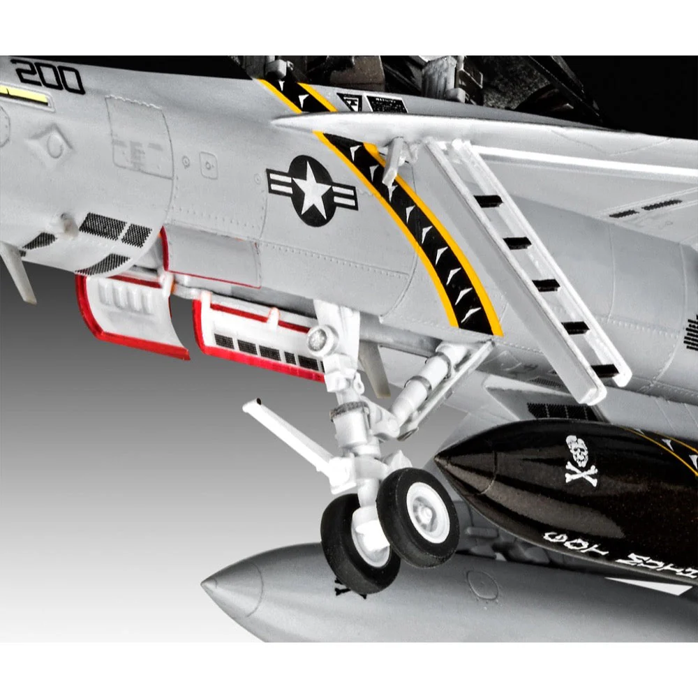 Revell 63834 1/72 F/A-18F Super Hornet Starter Set - Image 4
