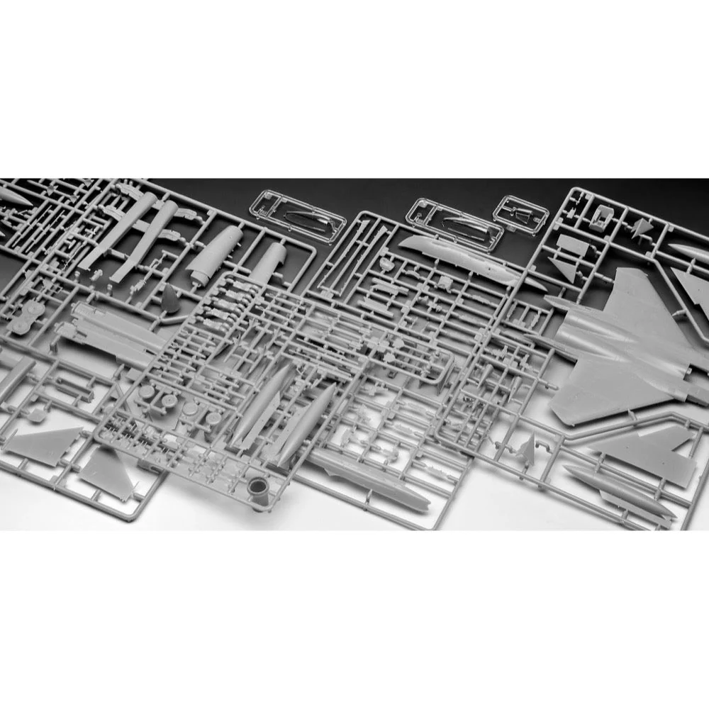 Revell 63841 1/72 F-15E Strike Eagle Starter Set - Image 7