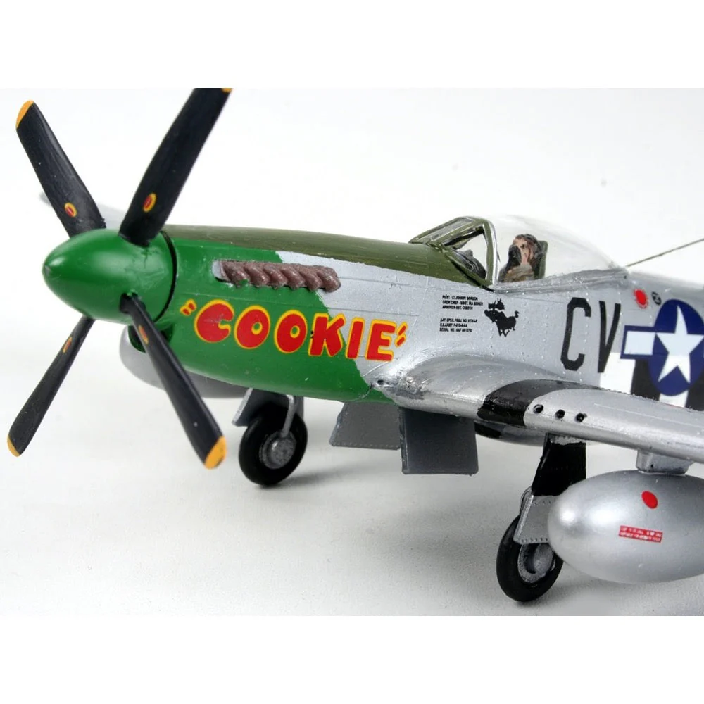 Revell 64148 1/72 P-51D Mustang Starter Set - Image 4