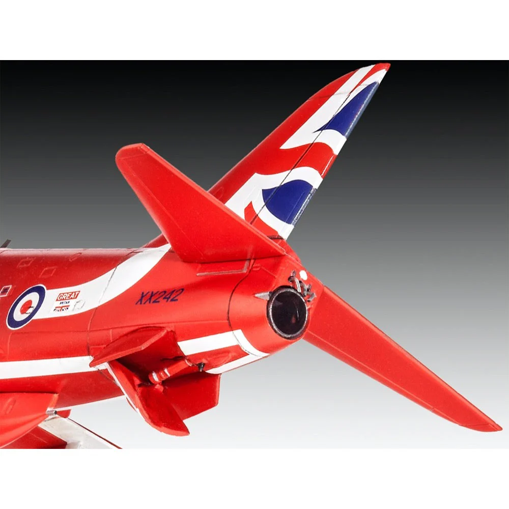 Revell 64921 1/32 BAE Hawk T.1 Red Arrows Starter Set - Image 3